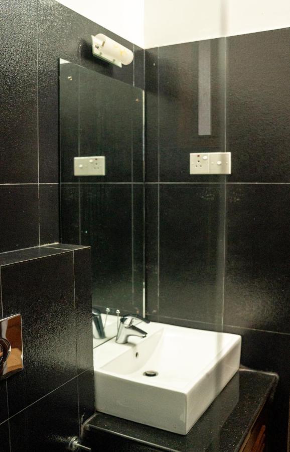 Battaramulla Boutique Villa Sri Jayewardenepura Kotte Buitenkant foto